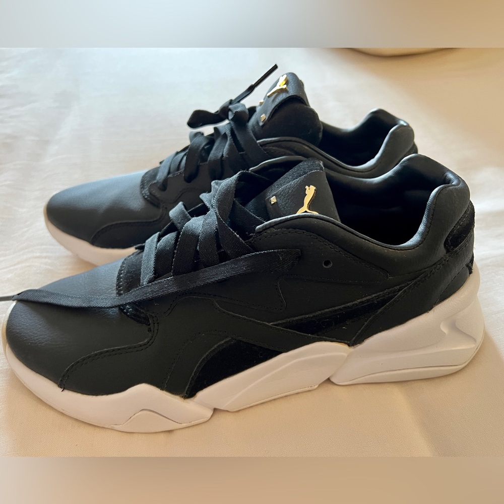 Puma Nova Premium Sneakers size 9.5